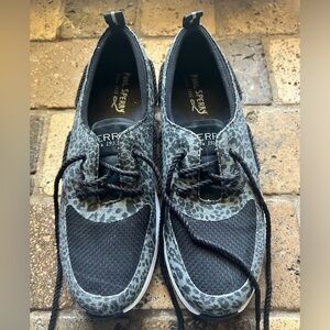 Women’s Sperry Tennis Shoes. Size 7.5